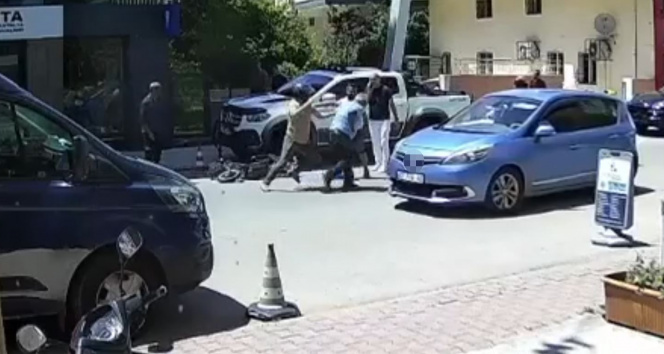 Sultangazi'de hırsızlar petshoptan çaldıkları kuşları montun cebine sakladı