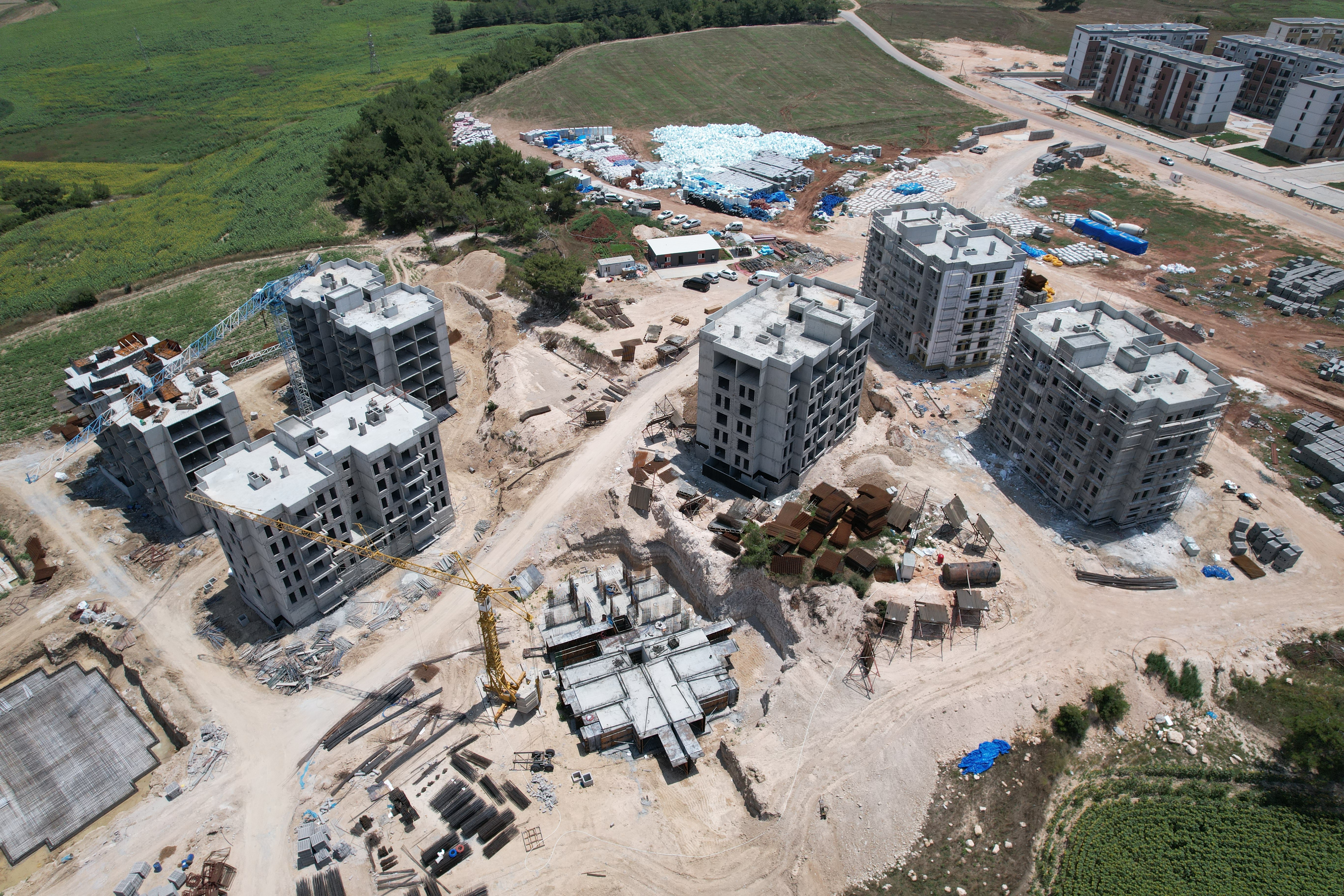Deprem konutlarında örnek daire tamamlandı