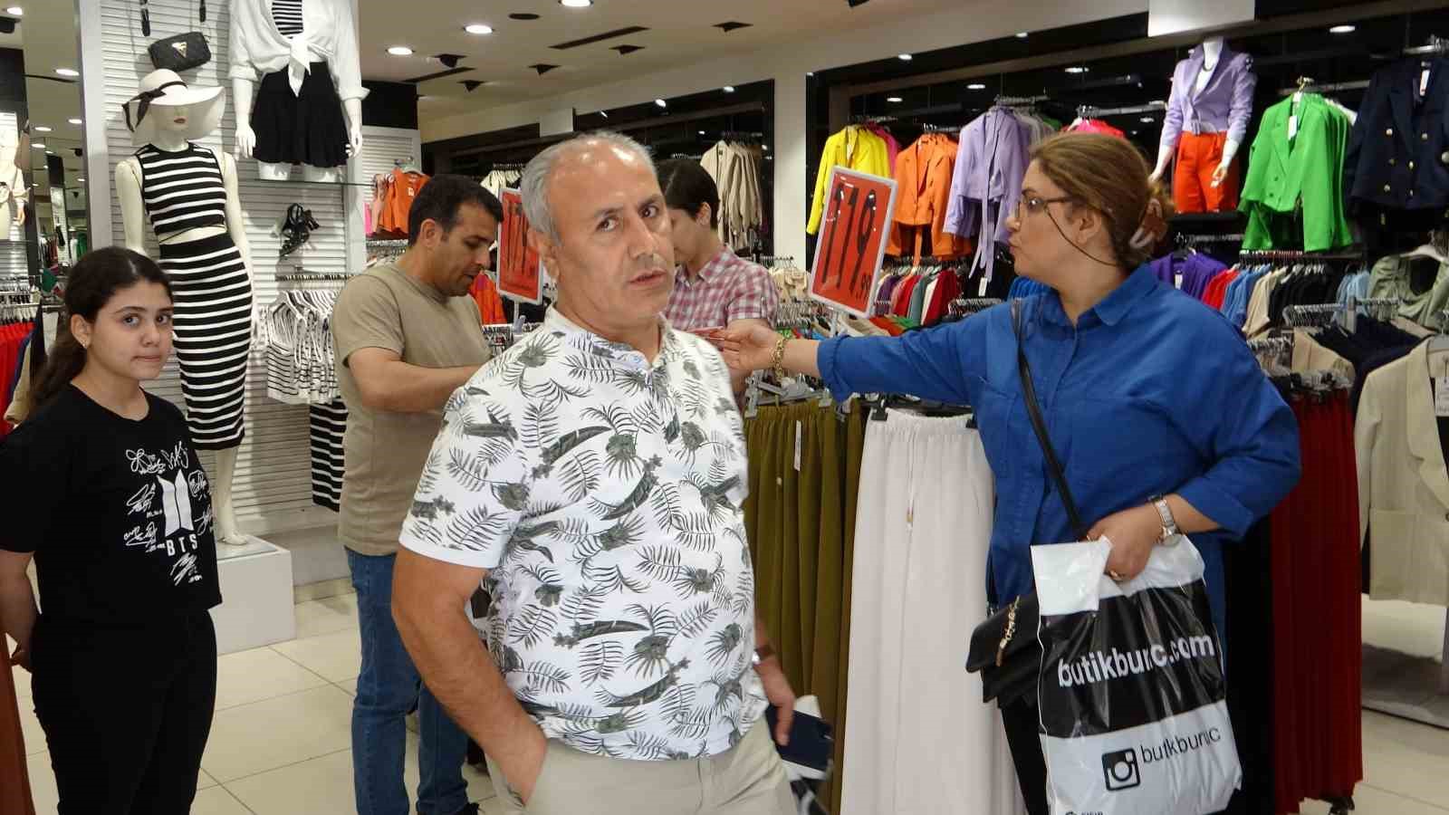 İranlı turistler 3 günlük tatil için Van’a akın etti