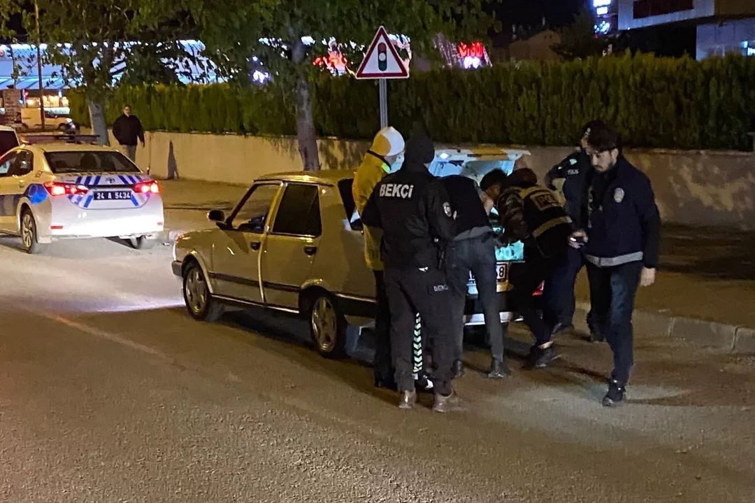 Erzincan’da çeşitli suçlardan aranan 18 şüpheli yakalandı