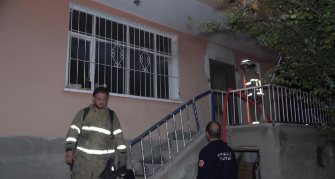 Karabük'te tek katlı ev alevlere teslim oldu