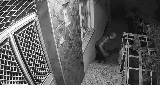 Telefonu çalan motorlu hırsız kameralara yakalandı