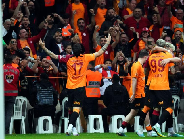 Son Dakika: Galatasaray, şampiyon olarak çıktığı derbide Fenerbahçe'yi 3-0'lık skorla devirdi