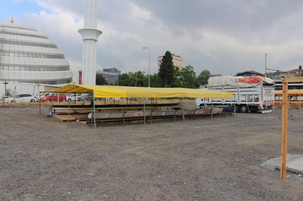 Kartal’da kurban satış ve kesim alanı bayrama hazır