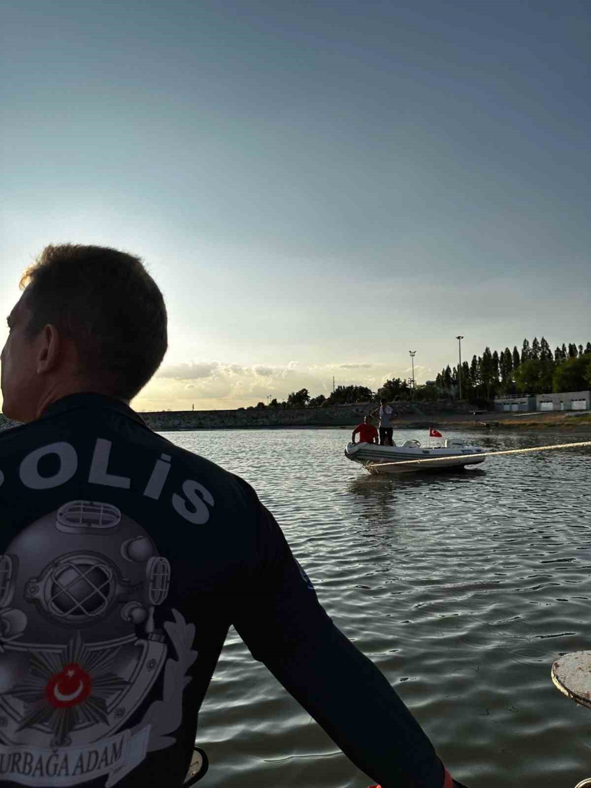 Deniz polisi, boğulmalara karşı halkı bilgilendiriyor