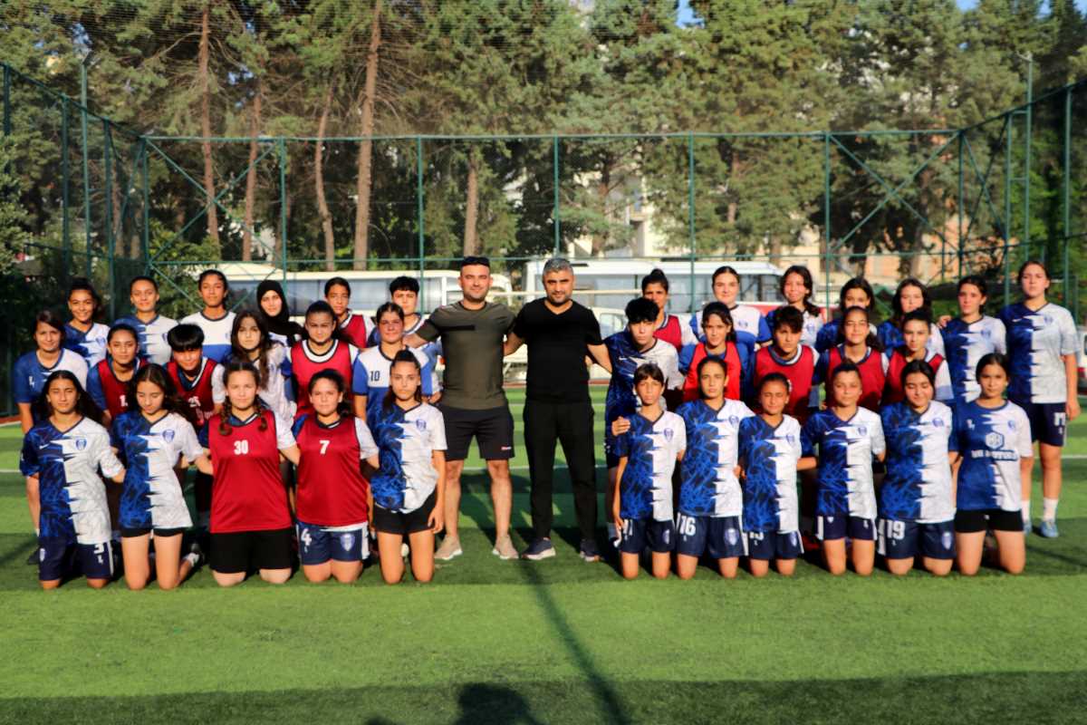 Futbol aşkına 200 kilometre yol gidiyorlar