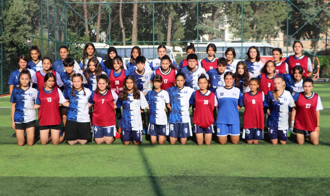 Futbol aşkına 200 kilometre yol gidiyorlar