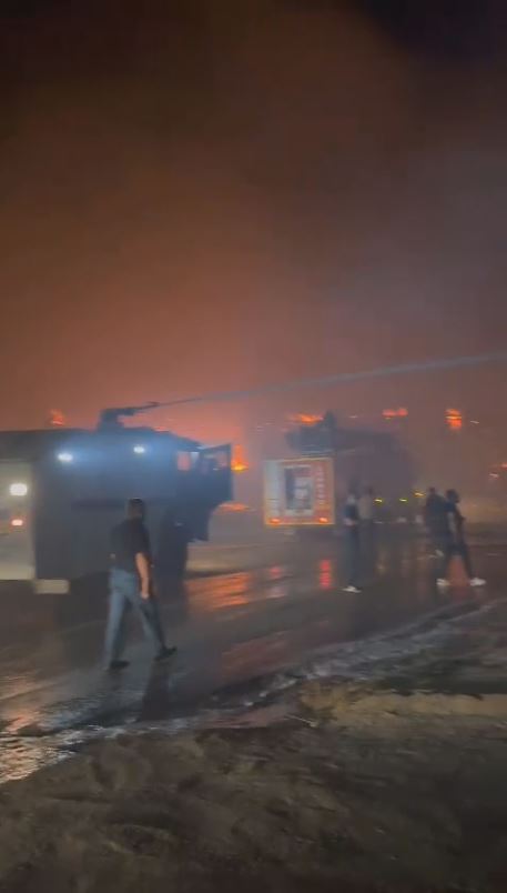 Van Samancılar Sitesi’nde çıkan yangına 23 TOMA müdahale etti