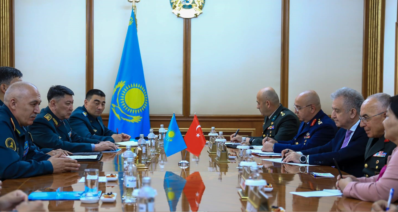 Orgeneral Musa Avsever Kazakistan’da