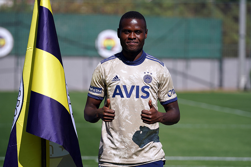 Fenerbahçe’de, Samatta ile yollar ayrıldı