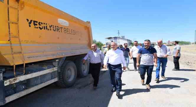 Yeşilyurt’ta asfalt çalışmaları sürüyor