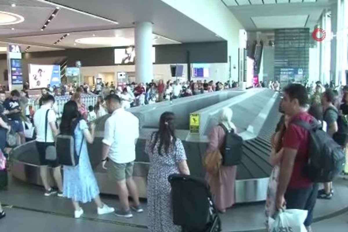 İstanbul Havalimanı’nda dönüş yoğunluğu başladı