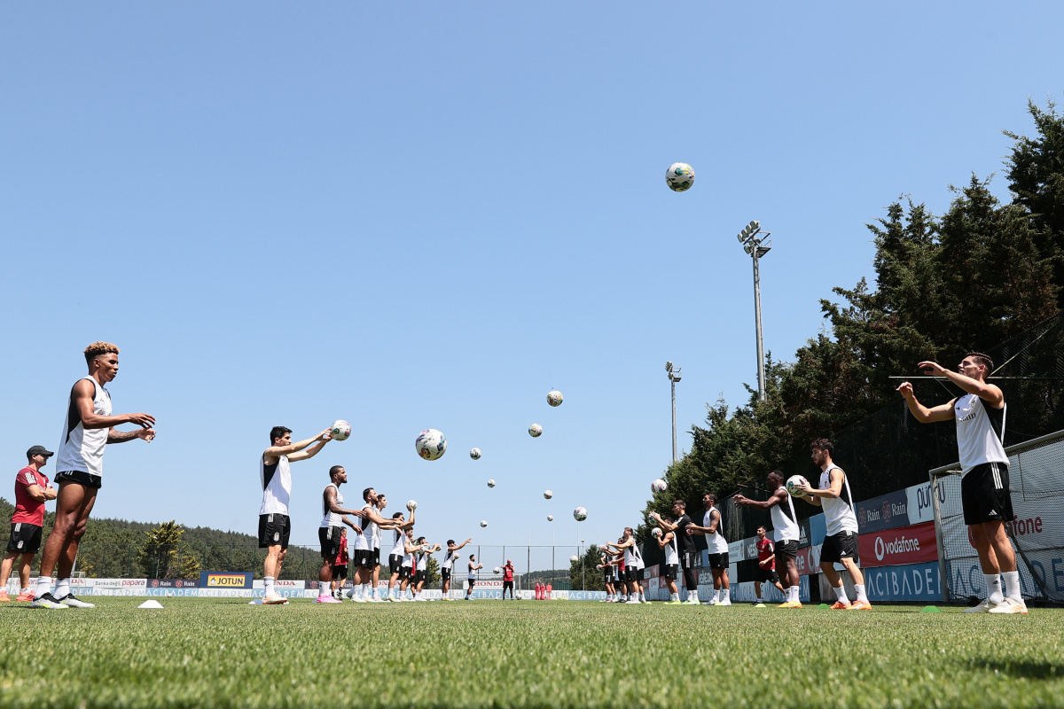 Beşiktaş, yeni sezon hazırlıklarını sürdürüyor