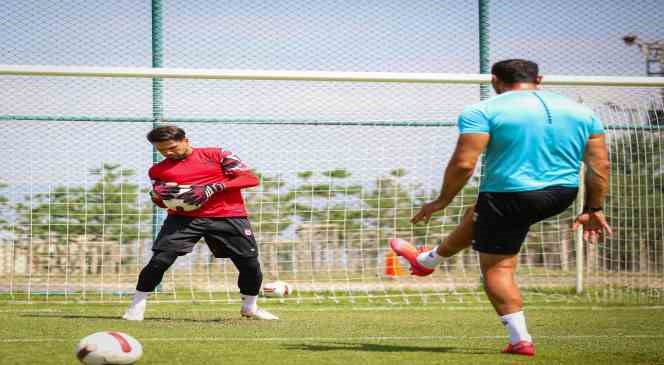 Sivasspor, minyatür kalede maç yaptı