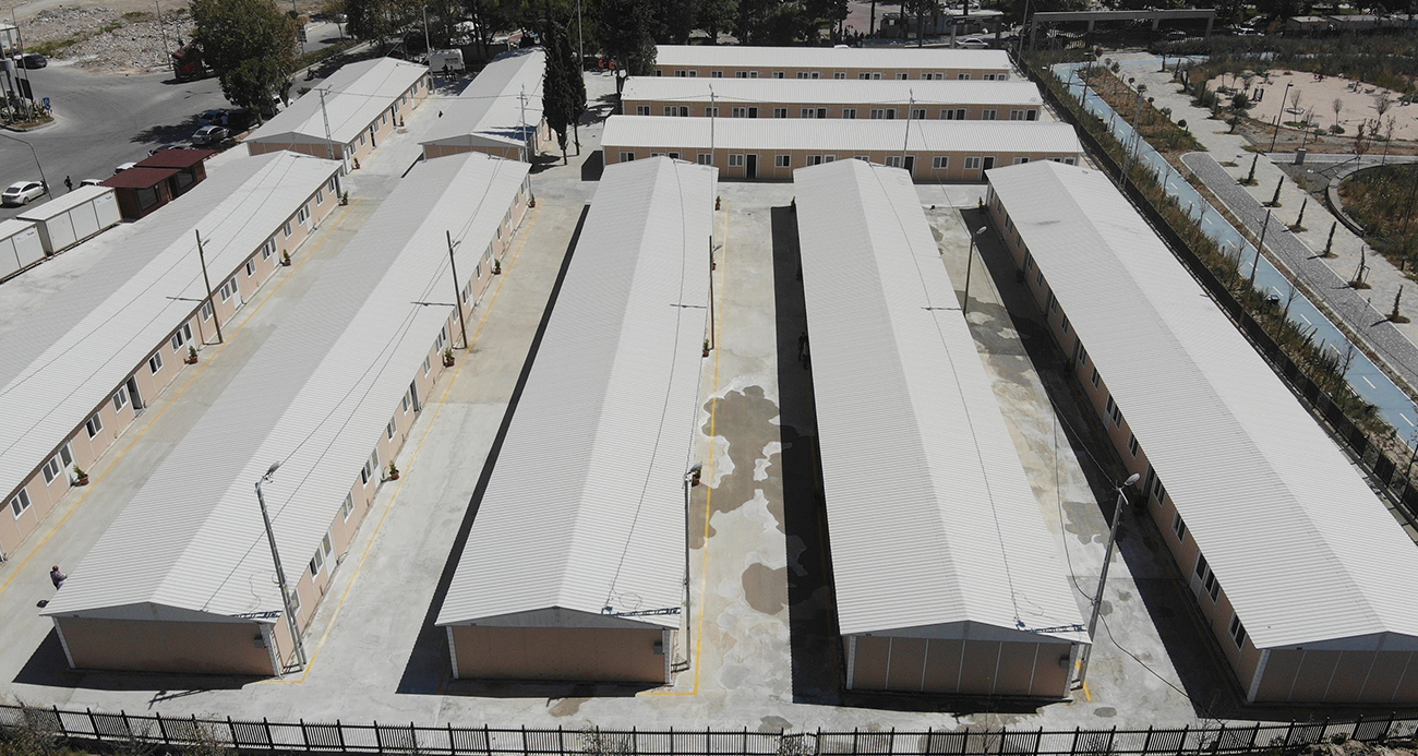 Enkaz kentte hüzünlü anahtar teslimi