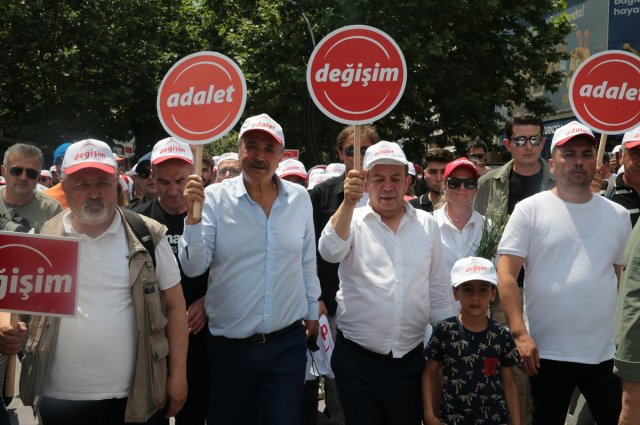Kılıçdaroğlu'na karşı yürüyüşe çıkan Tanju Özcan'a CHP'den yanıt: Ateş olsa cürmü kadar yer yakar