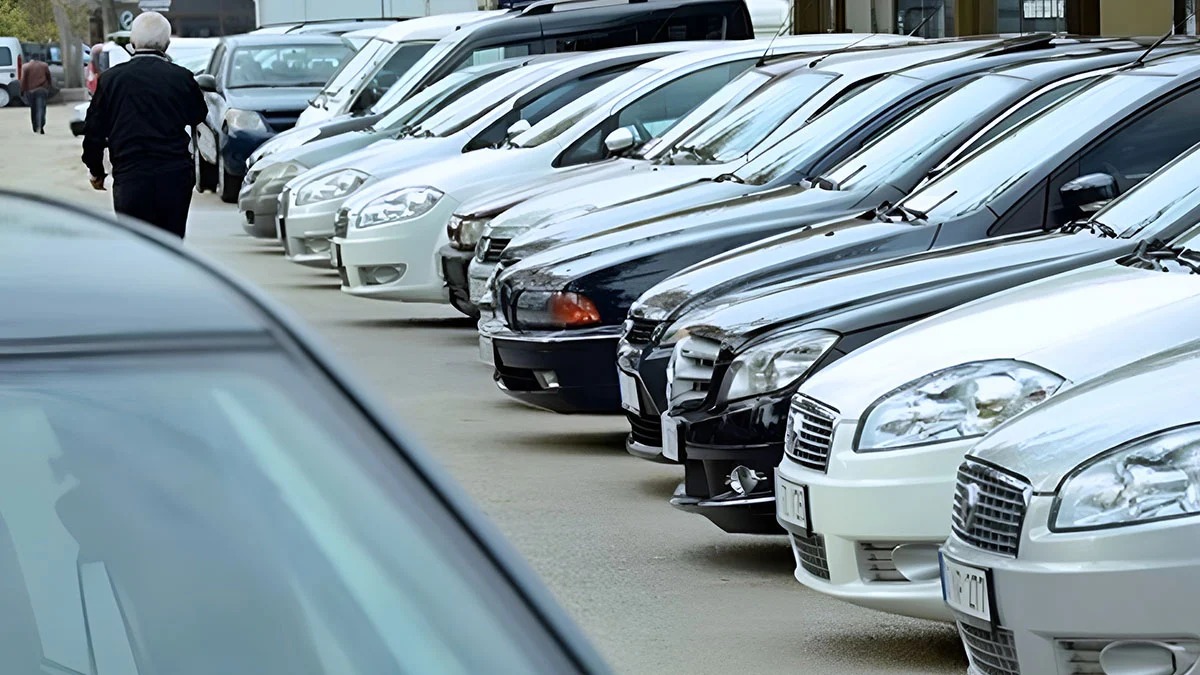 İkinci el araçları sıfır fiyatının üzerinde pazarlayanlara dev para cezası kesildi