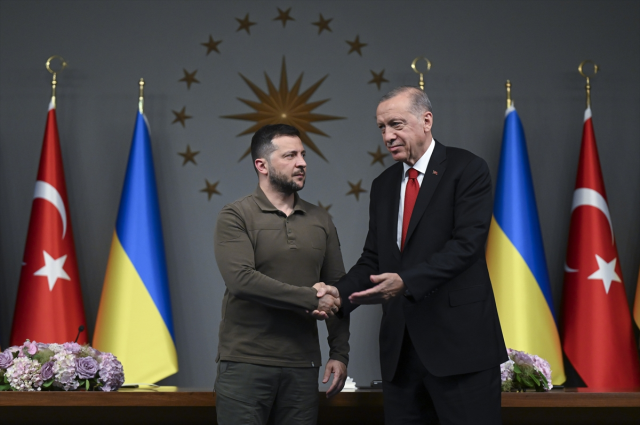 Zelenski ile görüşen Cumhurbaşkanı Erdoğan, Putin'e mesaj yolladı: Bir an önce barış arayışlarına geri dönmemiz lazım