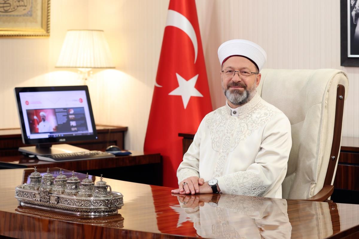 Diyanet İşleri Başkanı Erbaş: Hicret, bütün insanlık için aydınlık bir geleceğin yolunu açmıştır