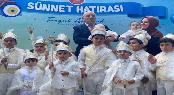 Keçiören Belediye Başkanı Altınok, sünnet çocuklarını ziyaret etti