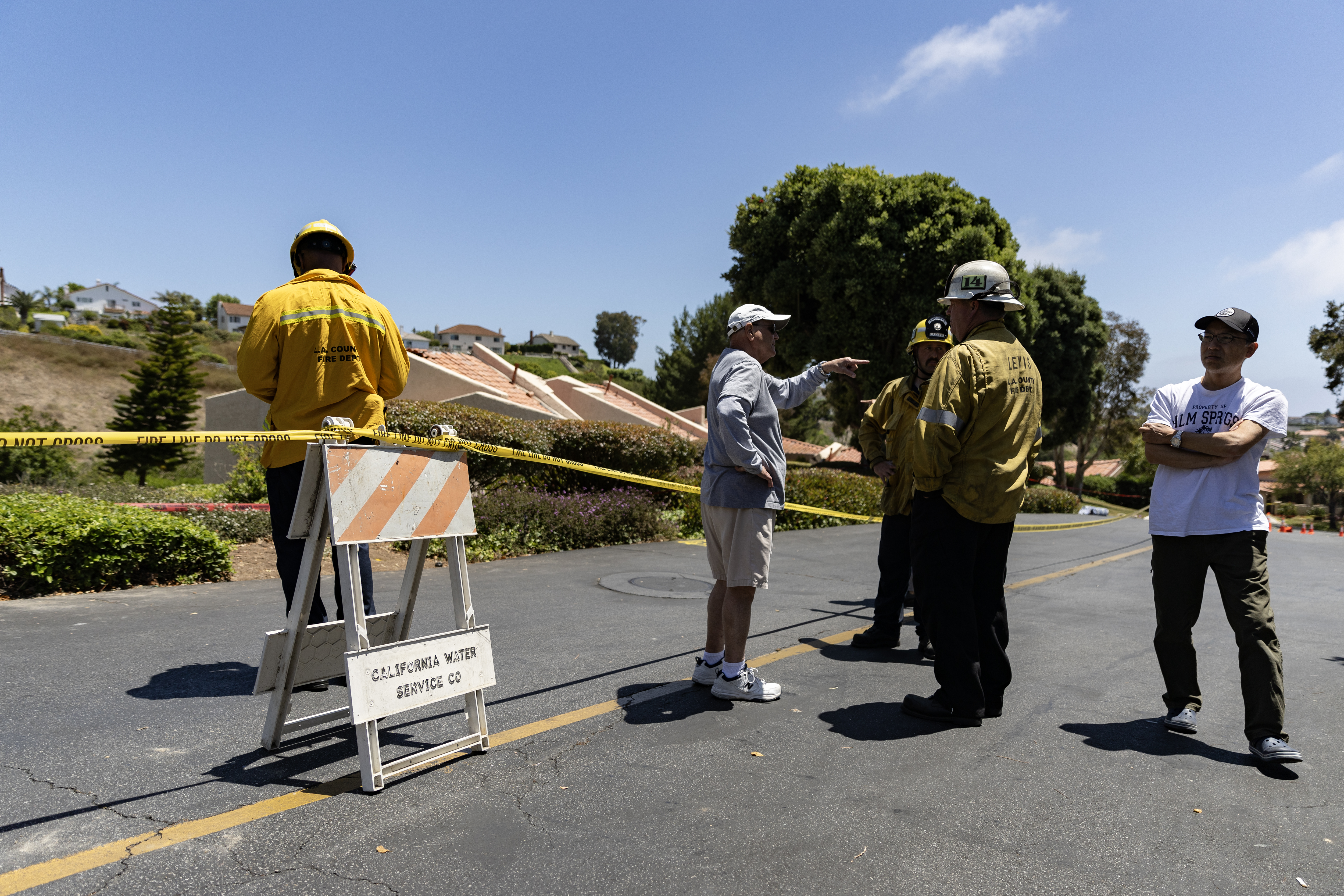 California’da toprak kayması: 12 ev yıkıldı