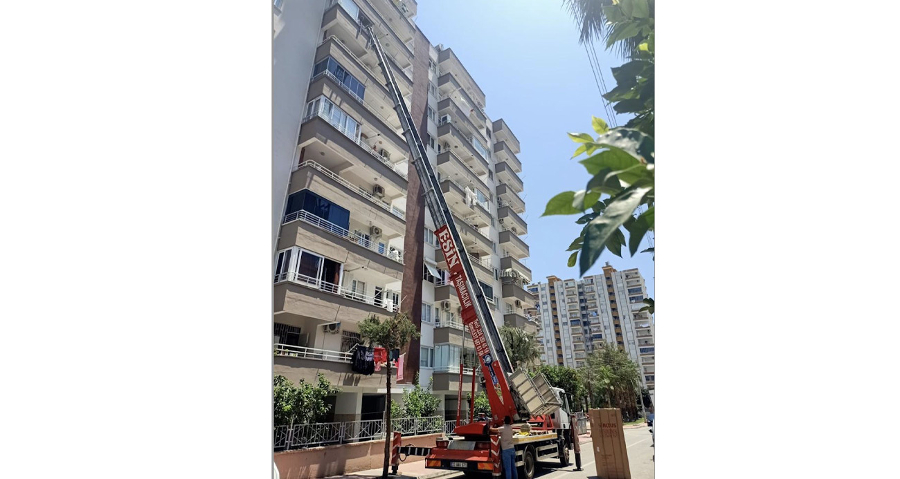 HepsiJET XL, kapıdan sığmayan ürünleri vinç ile teslim ediyor