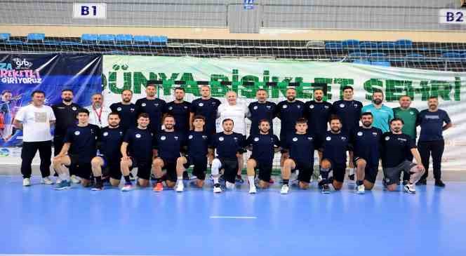 Sakarya Büyükşehir hentbol yeni sezonun ilk antrenmanına çıktı