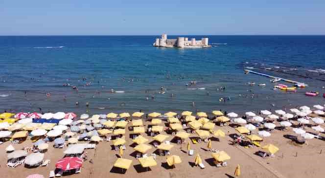 Akdeniz’in gözbebeği Kızkalesi’nde sıcaklar, tatilci sayısını düşürdü