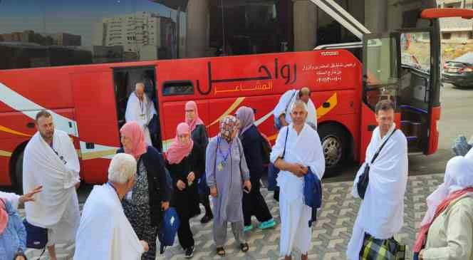 Burhaniye’de ilk hac kafilesi döndü