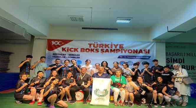 Yenişehir Belediyesi kick boks sporcuları Avrupa Şampiyonası’nda