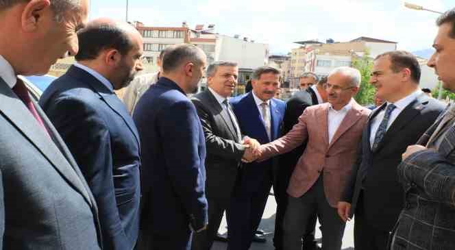 Ulaştırma Bakanı Uraloğlu Hakkari’de