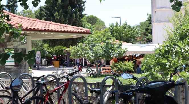 “Maseratili Polis” toprağa verildi, cenazede gazeteciye saldırı