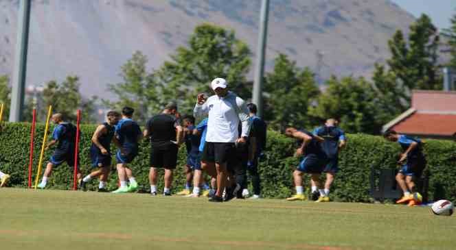 Kayserispor Teknik Direktörü Çağdaş Atan’dan ayrılık sinyali