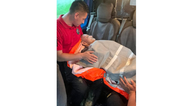 Kaybolan yaşlı adamı jandarma ekipleri buldu