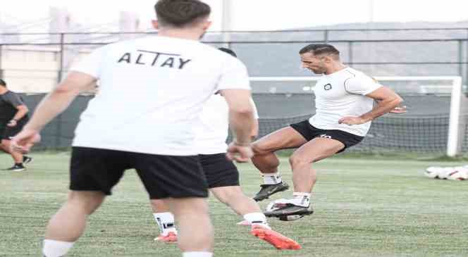 Altay’da Marco Paixao, antrenmanlara başladı