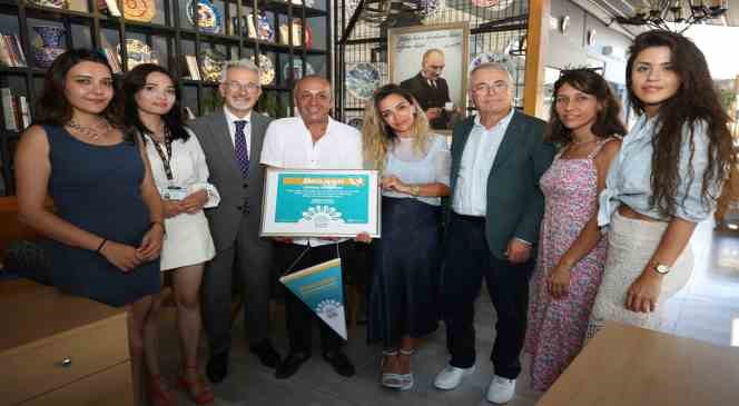 Nilüfer’de örnek işletme belgesini başkanlar verdi