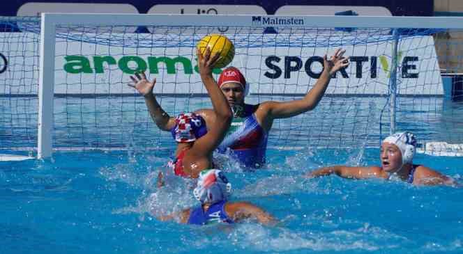 U17 Milli Kadın Sutopu Takımı 3’te 3 yaptı