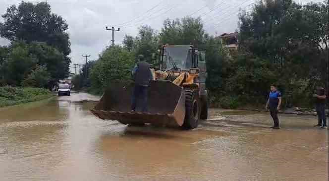 Kocaeli’nin turistlik ilçesi Kandıra da yağıştan nasibini aldı
