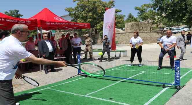 Elazığ’da 115 tenisçinin katılımıyla ilk ulusal tenis turnuvasının startı verildi