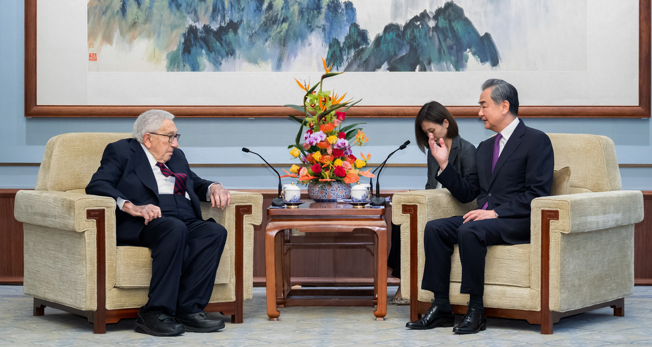 Çin Devlet Başkanı Xi, ABD’li diplomat Kissinger ile görüştü