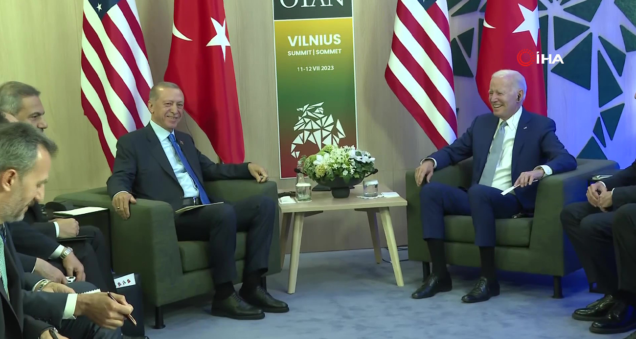 Erdoğan ile Biden  NATO zirvesinde bir araya geldi