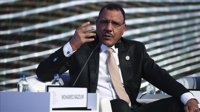 Nijer’de cumhurbaşkanlığı muhafızları darbe girişiminde bulunuyor!