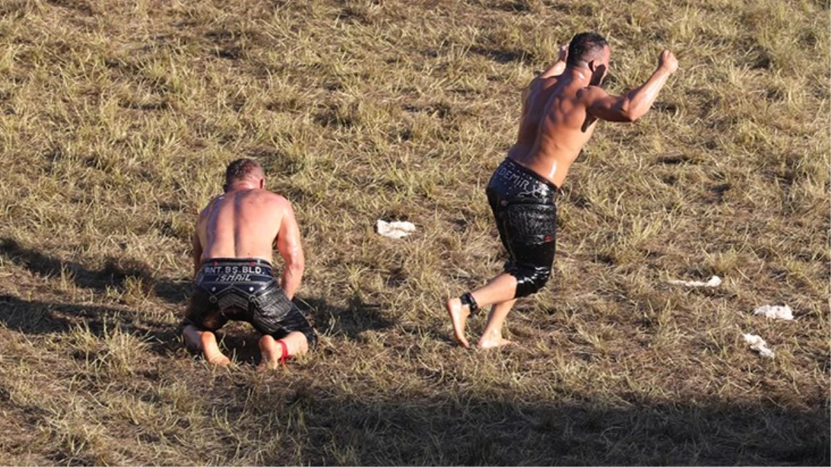 Son Dakika: 662. Tarihi Kırkpınar Yağlı Güreşleri’nde İsmail Balaban’ı yenen Yusuf Can Zeybek başpehlivan oldu