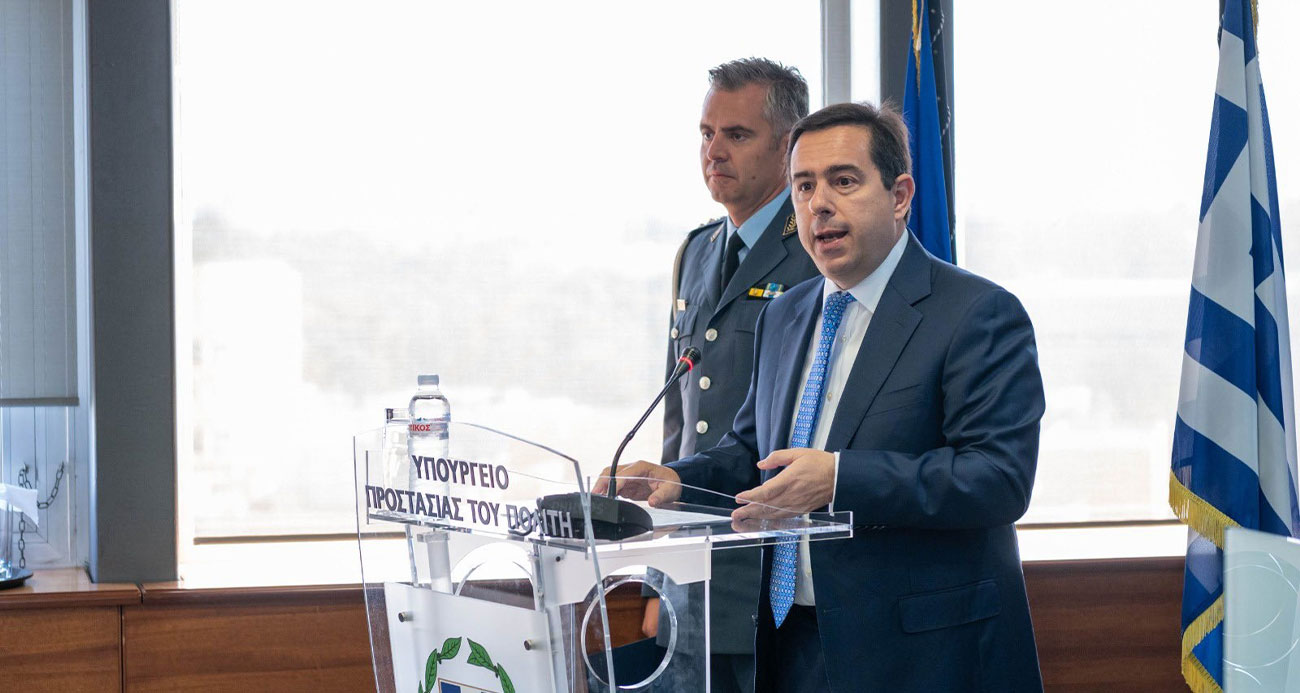 Yunanistan’da Vatandaşı Koruma Bakanı Mitarakis istifa etti