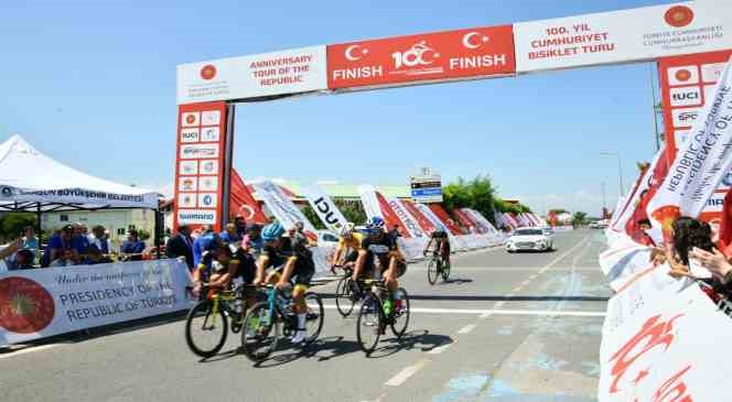 100. Yıl Cumhuriyet Bisiklet Turu’nun Havza-Samsun etabı tamamlandı