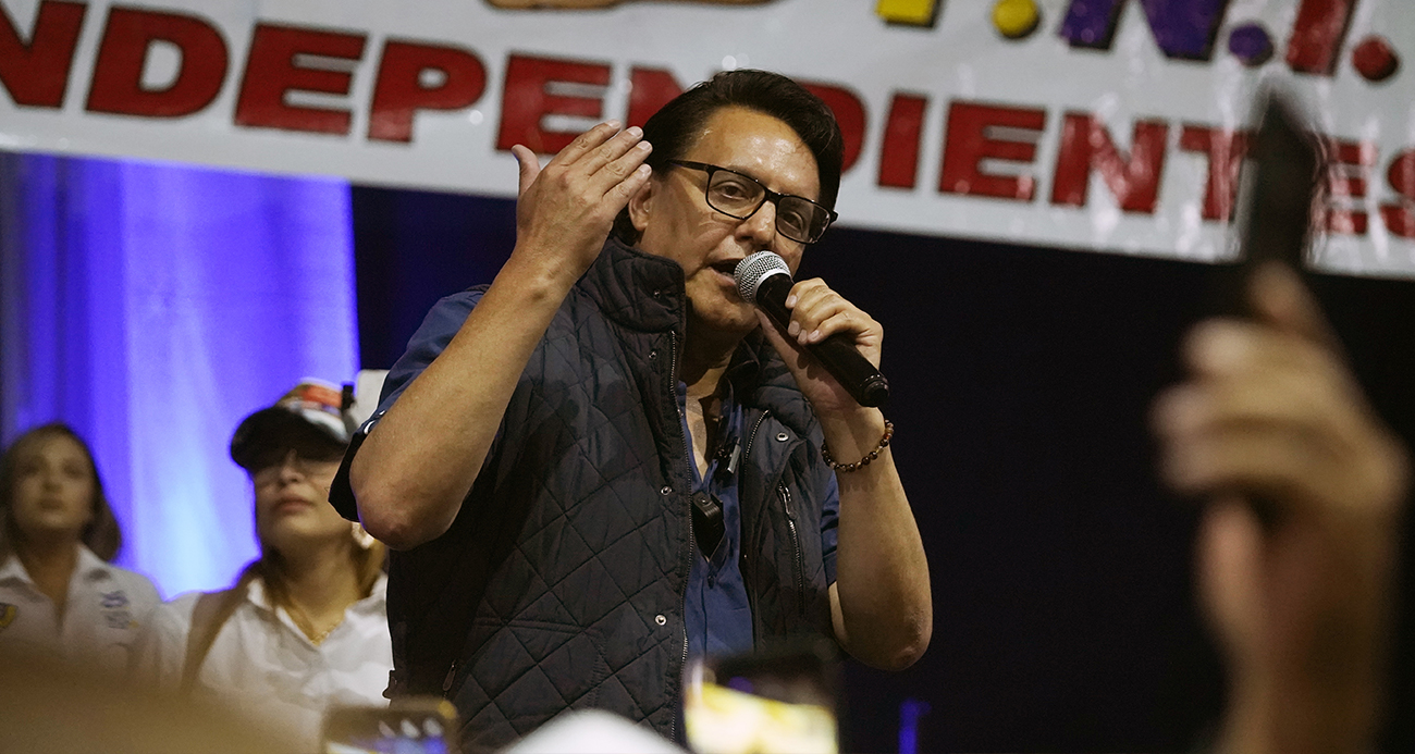 Ekvador’da suikaste uğrayan devlet başkanı adayı hayatını kaybetti