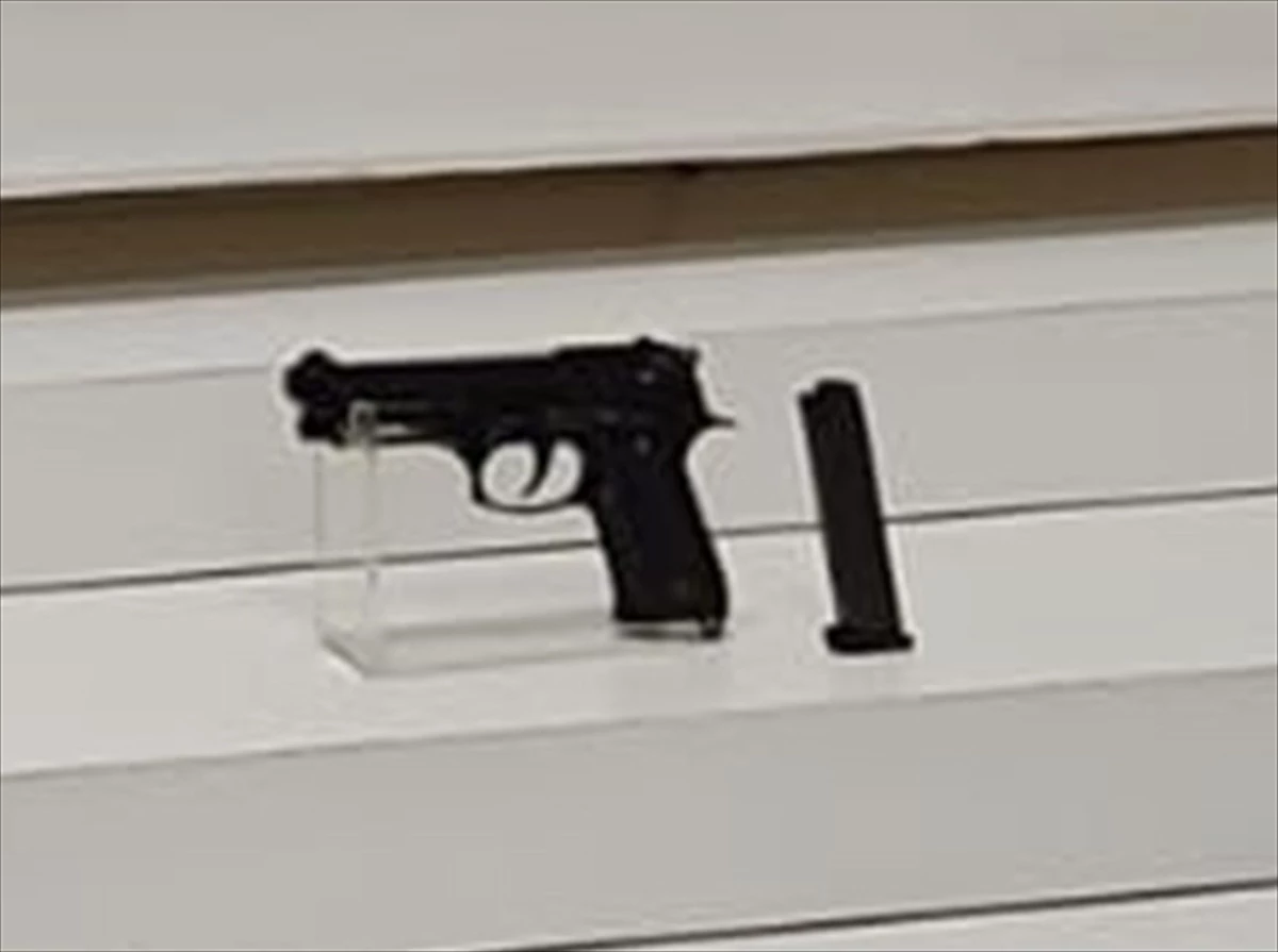 İstanbul 15 Temmuz Demokrasi Otogarı’nda silahla havaya ateş açan şüpheli yakalandı