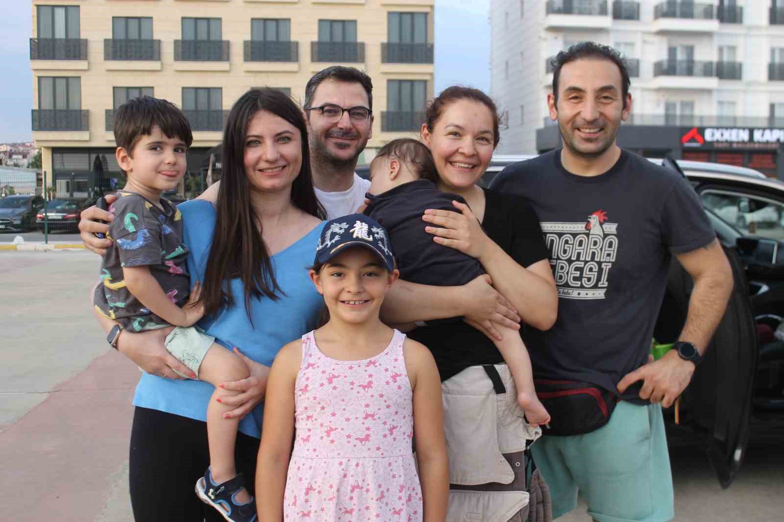 Gurbetçiler: “Bayrağımızı görünce tüylerimiz diken diken oluyor”