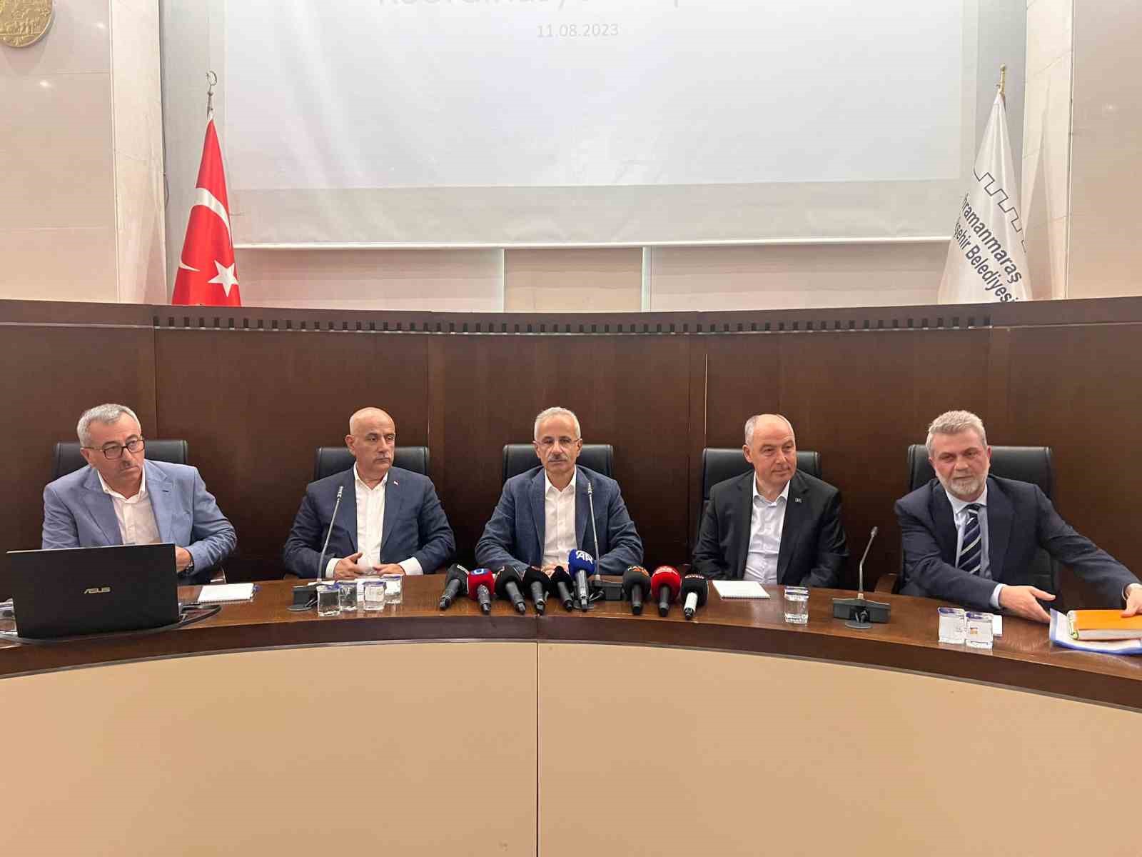 Bakan Uraloğlu: “Kahramanmaraş’ta depremden 79 kilometrelik yol kesimi etkilendi”