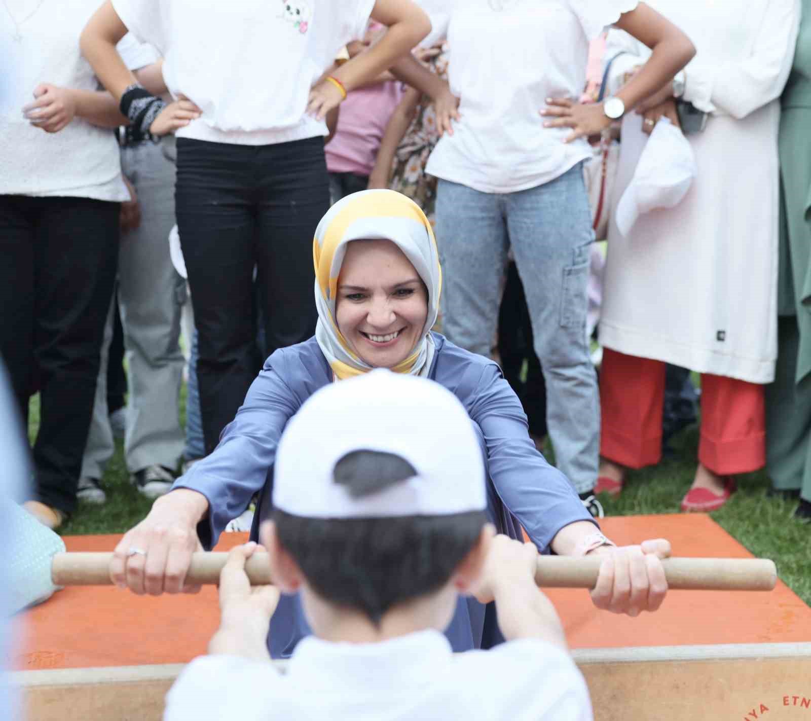 Bakan Göktaş, devlet koruması altındaki çocuklarla ’Yaz Çocuk Etkinliği Programı’na katıldı